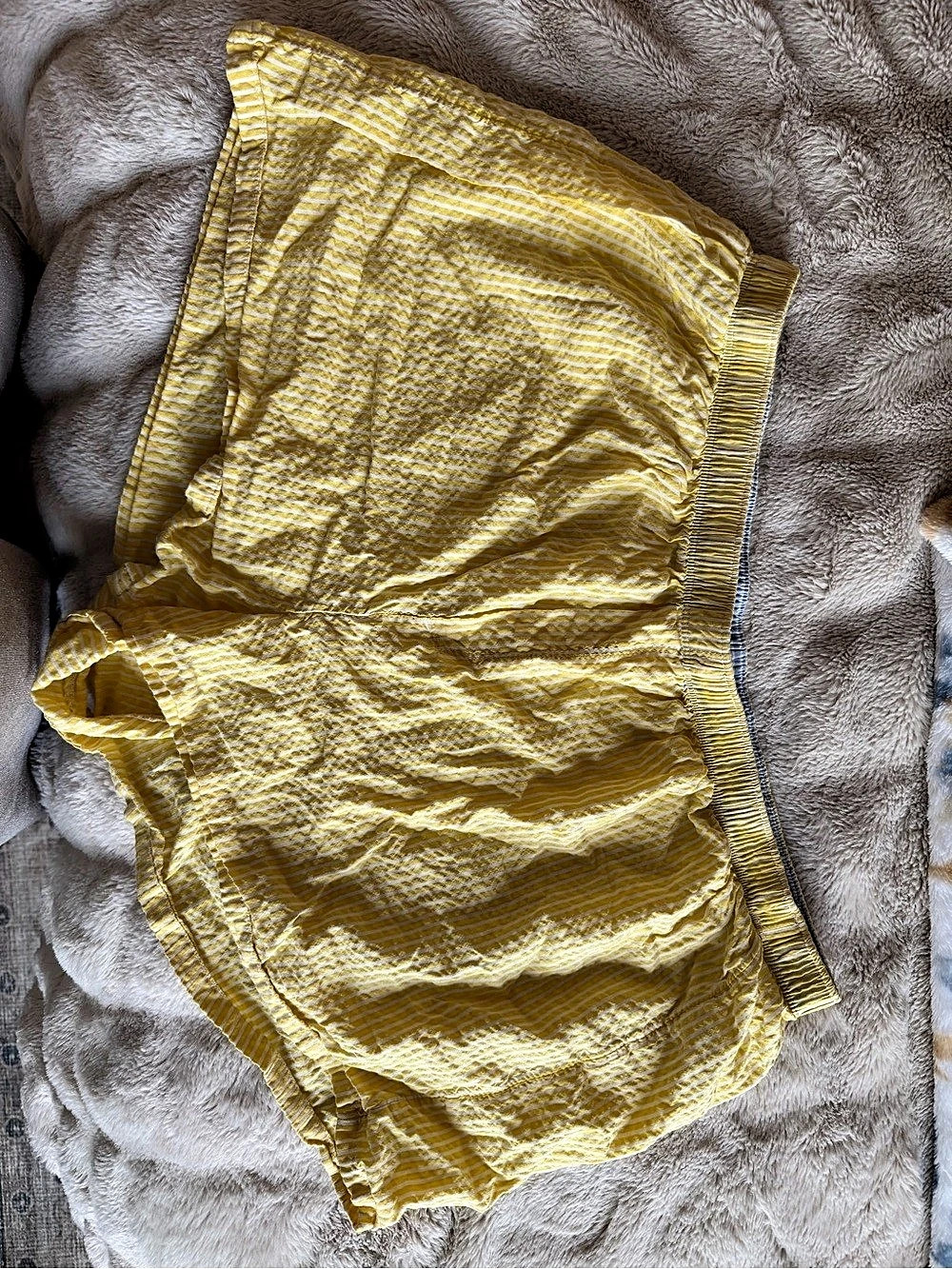 Aerie yellow and white boxer shorts size large